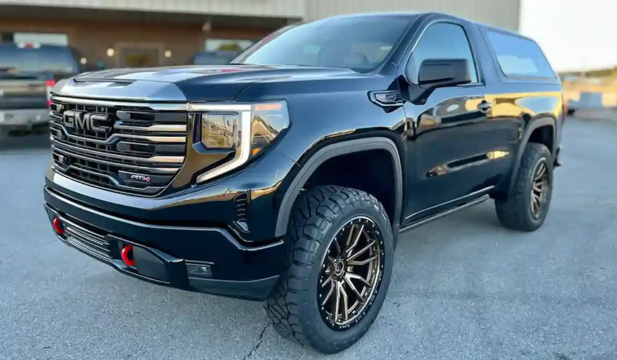 2022 GMC Jimmy will come with an enormous cabin that can handle 5 to 6 persons. 2022 GMC Jimmy